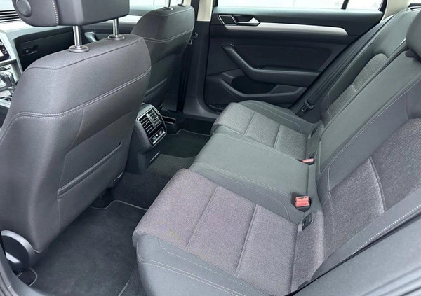 Volkswagen Passat cena 84900 przebieg: 135690, rok produkcji 2019 z Cybinka małe 121